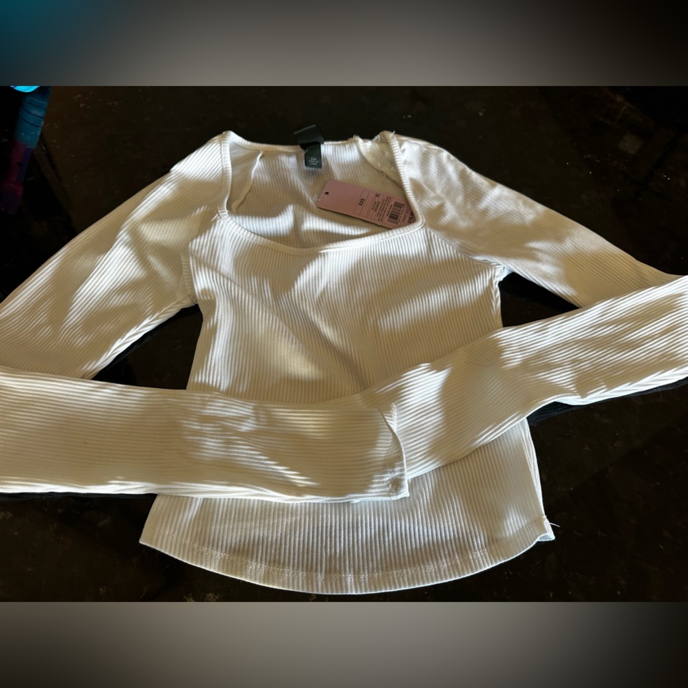 Long sleeve tee